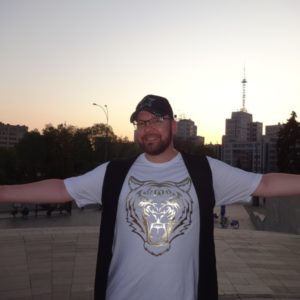 Иностранец в центре Харькова признался в любви (фото, видео)