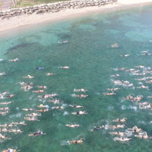 Первое после коронакризиса масштабное спортивное мероприятие: массовый заплыв в Хайфе