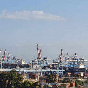 Финансовая комиссия Кнессета утвердила модель приватизации Хайфского порта. Решение о приватизации отложено