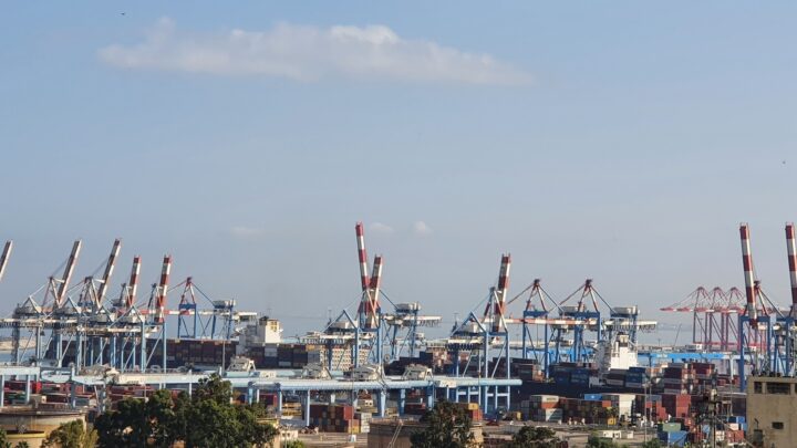 Финансовая комиссия Кнессета утвердила модель приватизации Хайфского порта. Решение о приватизации отложено